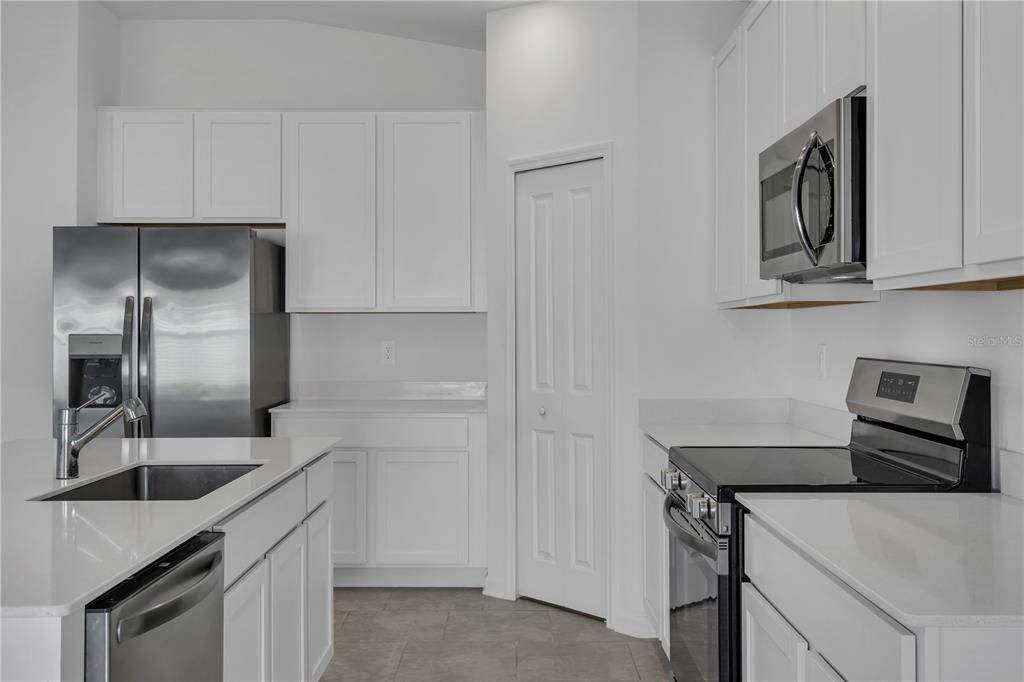 For Sale: $396,999 (4 beds, 2 baths, 1936 Square Feet)