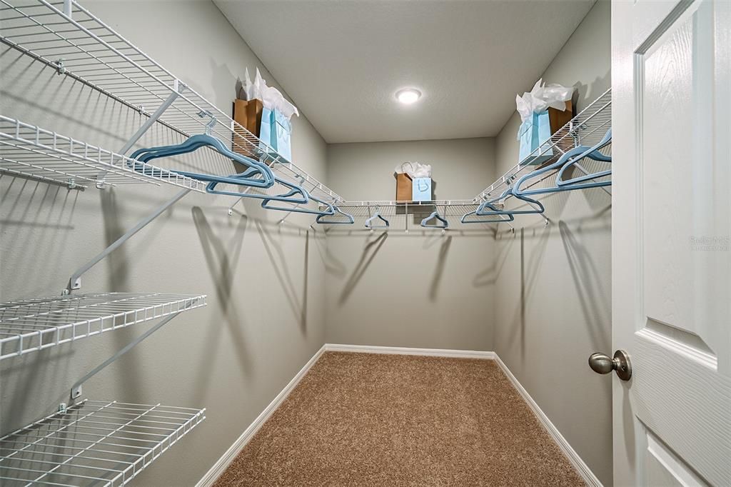 For Sale: $374,999 (5 beds, 3 baths, 2421 Square Feet)