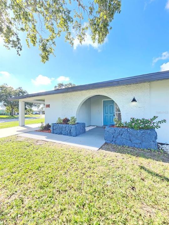 Recently Sold: $317,000 (3 beds, 2 baths, 1215 Square Feet)