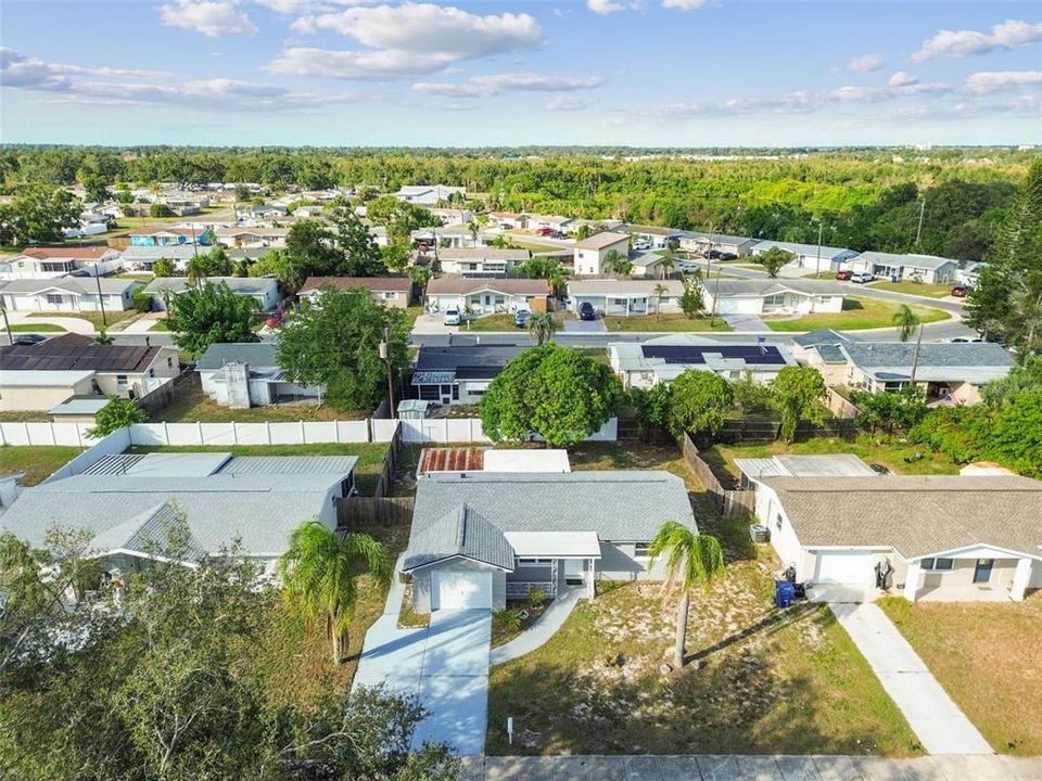 For Sale: $214,900 (2 beds, 1 baths, 972 Square Feet)