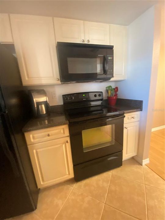 For Rent: $1,225 (2 beds, 2 baths, 1046 Square Feet)