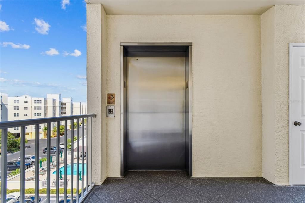 For Sale: $320,000 (2 beds, 2 baths, 1320 Square Feet)