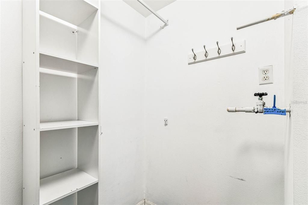 For Sale: $320,000 (2 beds, 2 baths, 1320 Square Feet)