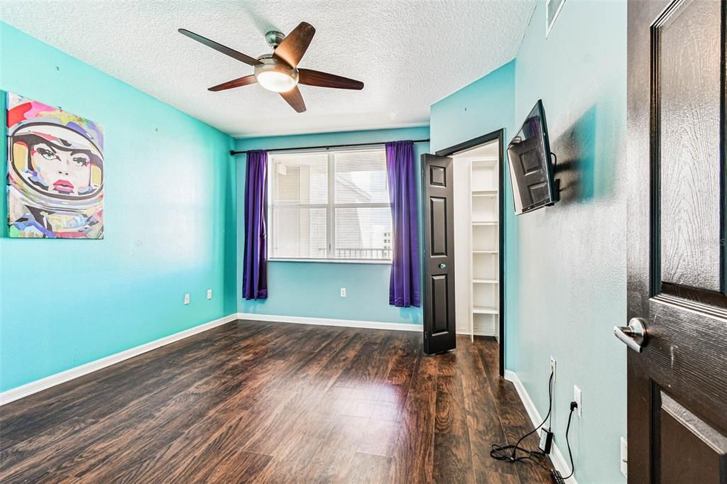 For Sale: $320,000 (2 beds, 2 baths, 1320 Square Feet)