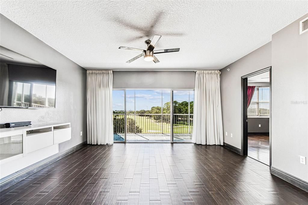 For Sale: $320,000 (2 beds, 2 baths, 1320 Square Feet)