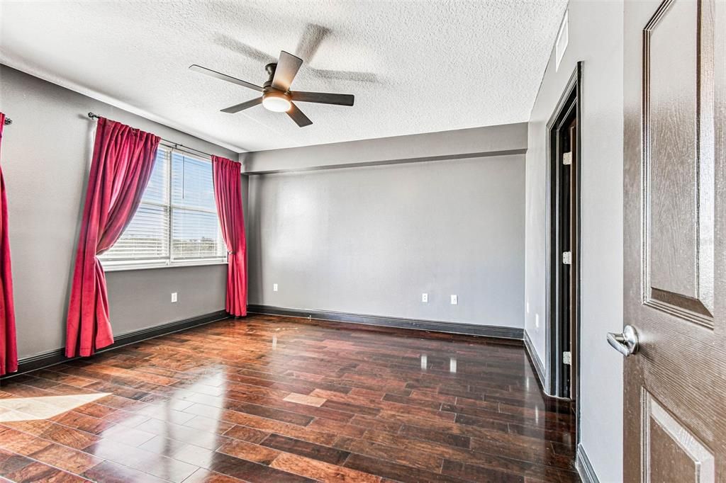 For Sale: $320,000 (2 beds, 2 baths, 1320 Square Feet)