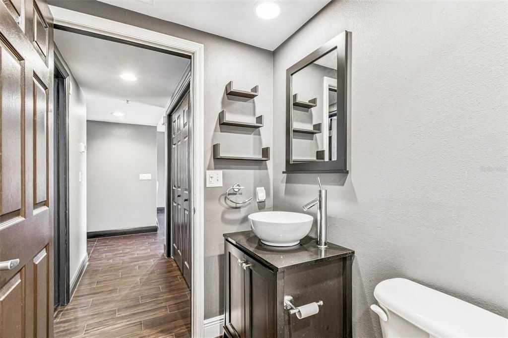 For Sale: $320,000 (2 beds, 2 baths, 1320 Square Feet)