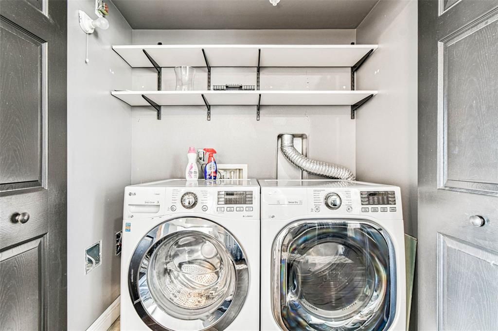 For Sale: $320,000 (2 beds, 2 baths, 1320 Square Feet)