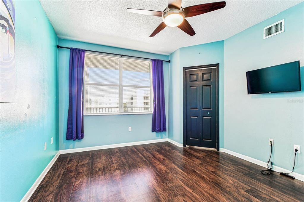 For Sale: $320,000 (2 beds, 2 baths, 1320 Square Feet)