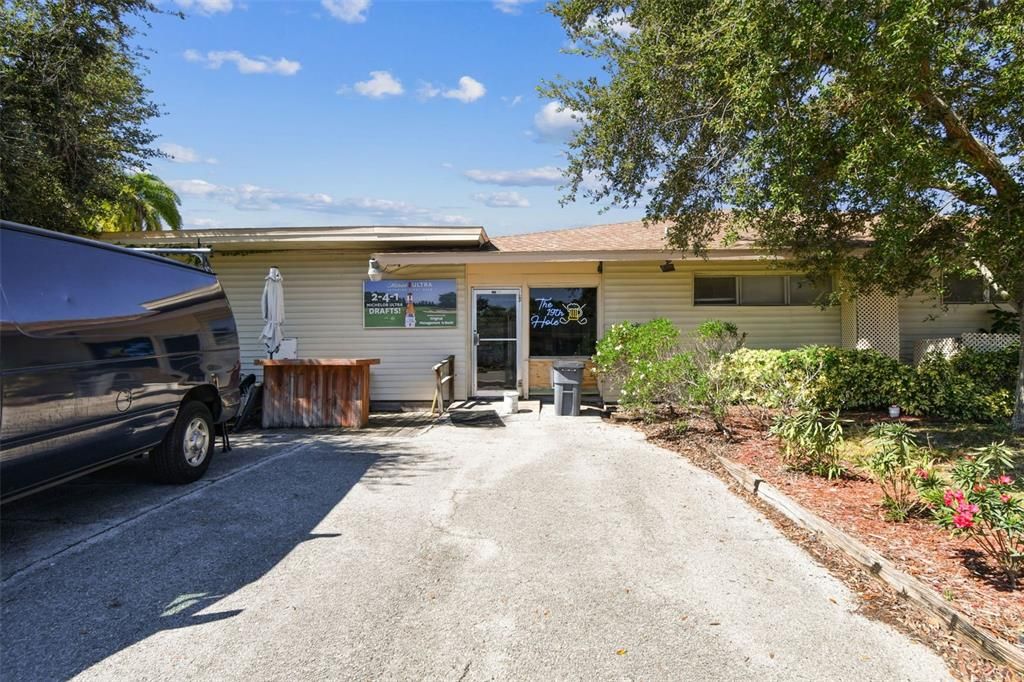 For Sale: $320,000 (2 beds, 2 baths, 1320 Square Feet)