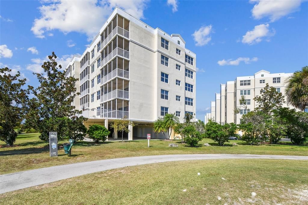 For Sale: $320,000 (2 beds, 2 baths, 1320 Square Feet)