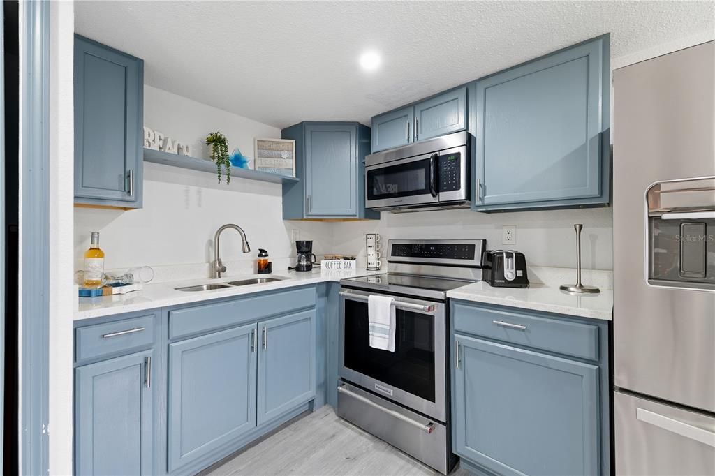 На продажу: $249,000 (4 спален, 2 ванн, 1512 Квадратных фут)