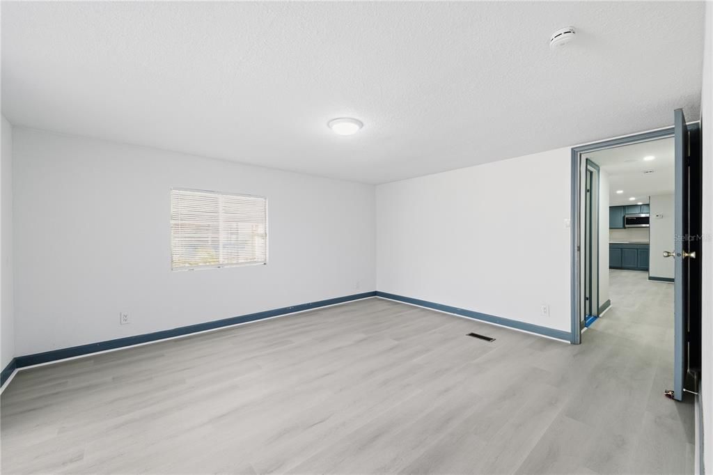 На продажу: $249,000 (4 спален, 2 ванн, 1512 Квадратных фут)