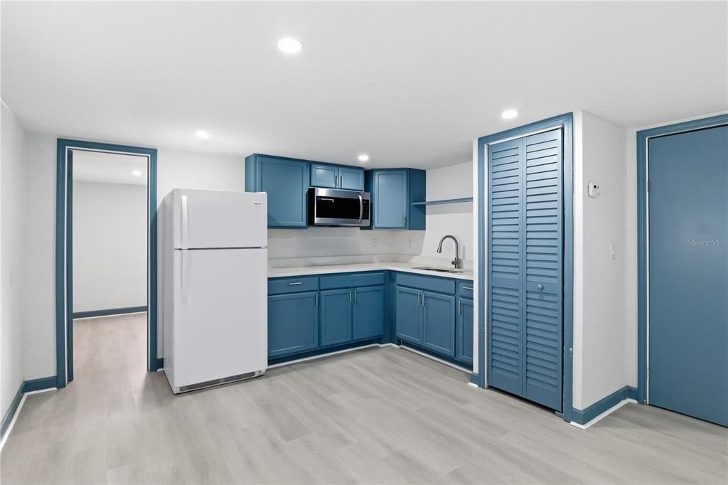 На продажу: $249,000 (4 спален, 2 ванн, 1512 Квадратных фут)