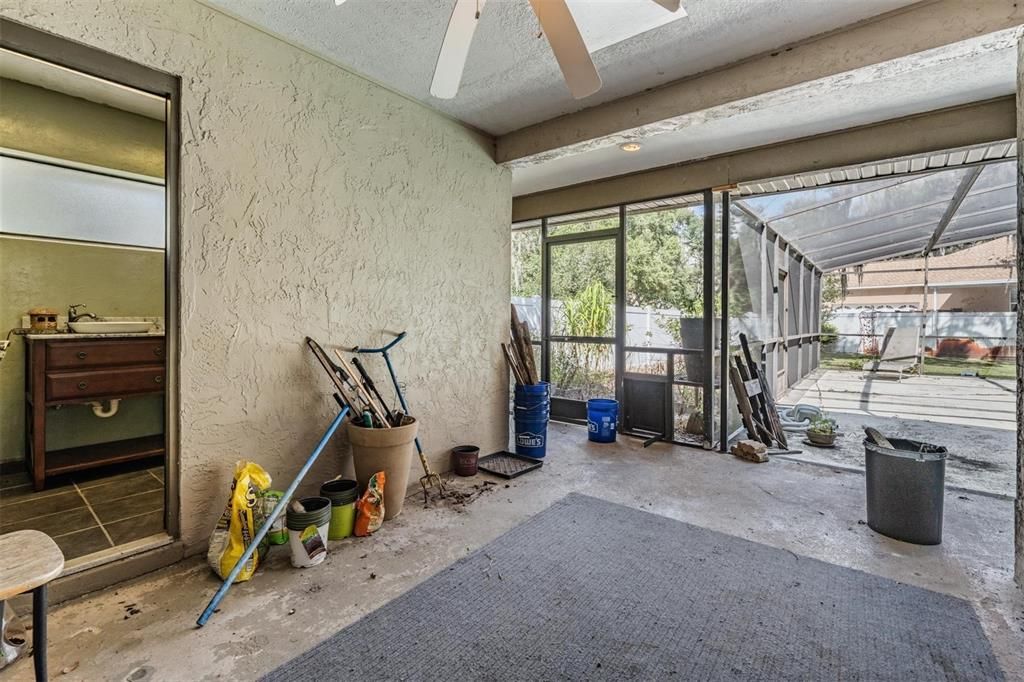 For Sale: $740,000 (5 beds, 5 baths, 4204 Square Feet)