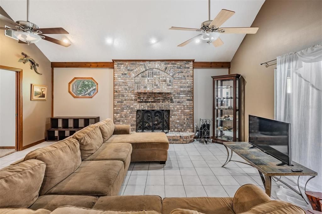 For Sale: $740,000 (5 beds, 5 baths, 4204 Square Feet)