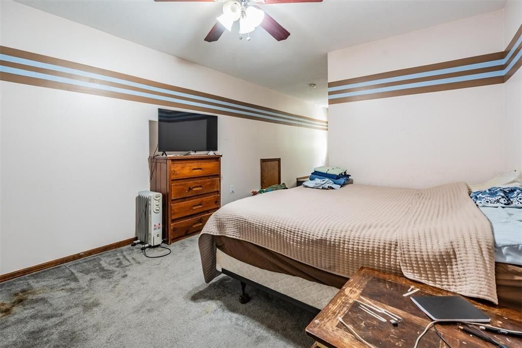 For Sale: $740,000 (5 beds, 5 baths, 4204 Square Feet)