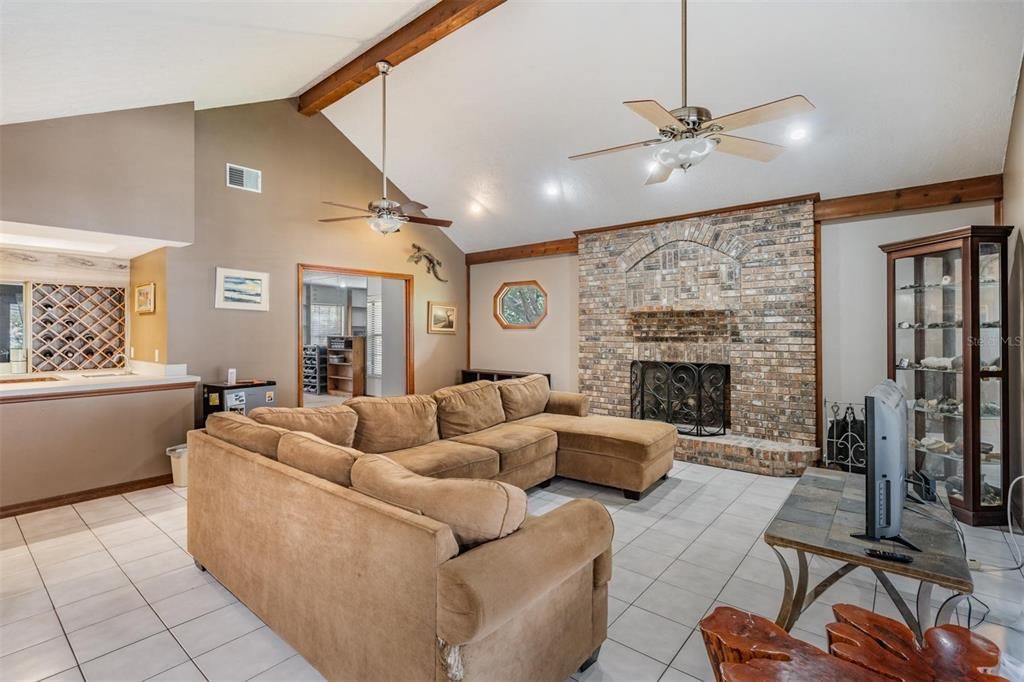 For Sale: $740,000 (5 beds, 5 baths, 4204 Square Feet)