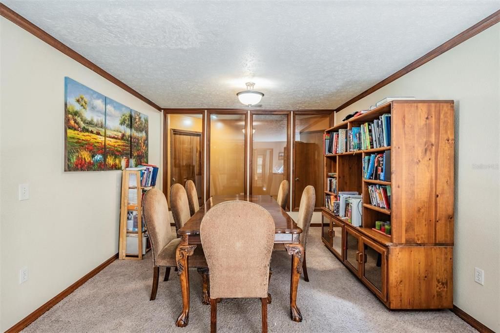 For Sale: $740,000 (5 beds, 5 baths, 4204 Square Feet)