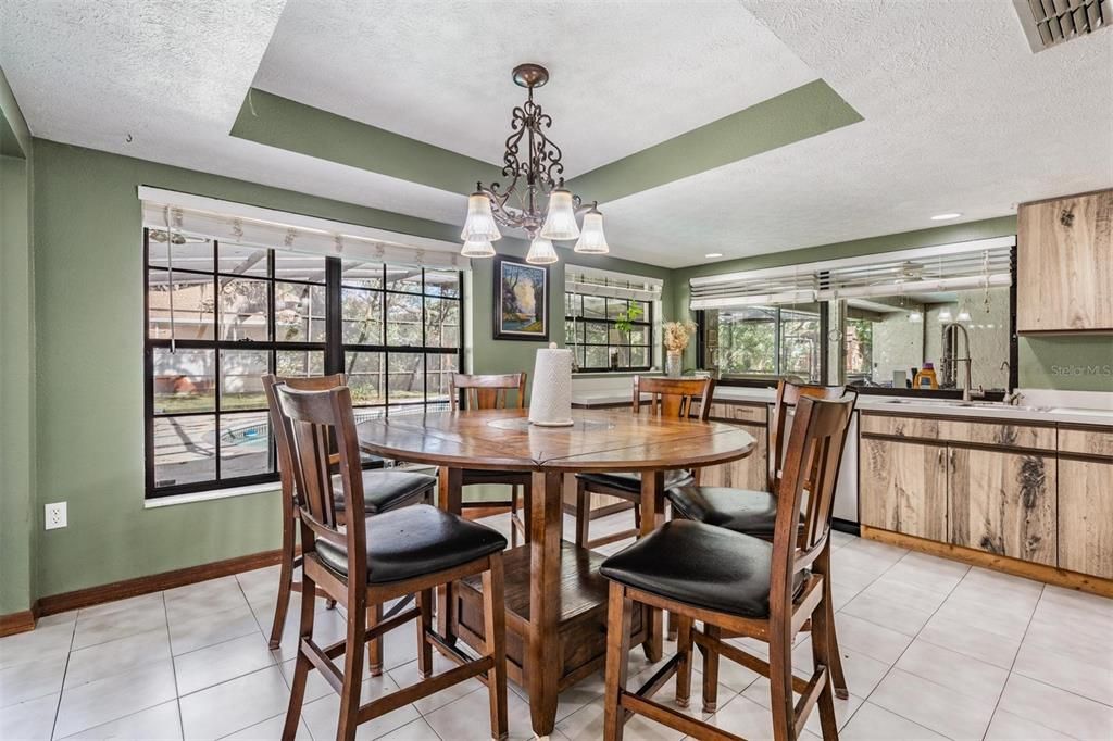 For Sale: $740,000 (5 beds, 5 baths, 4204 Square Feet)