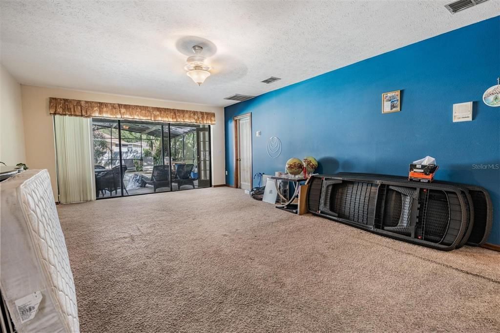 For Sale: $740,000 (5 beds, 5 baths, 4204 Square Feet)