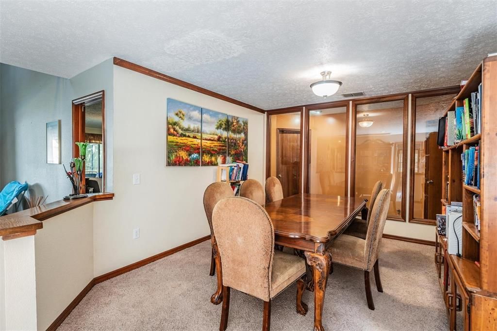 For Sale: $740,000 (5 beds, 5 baths, 4204 Square Feet)