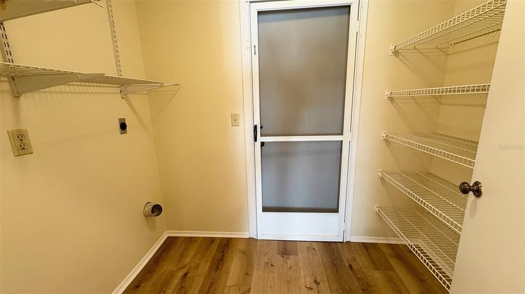 Active With Contract: $149,000 (2 beds, 2 baths, 1211 Square Feet)