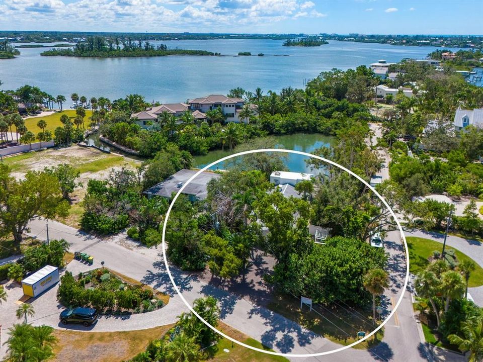 En Venta: $1,395,000 (0.26 acres)