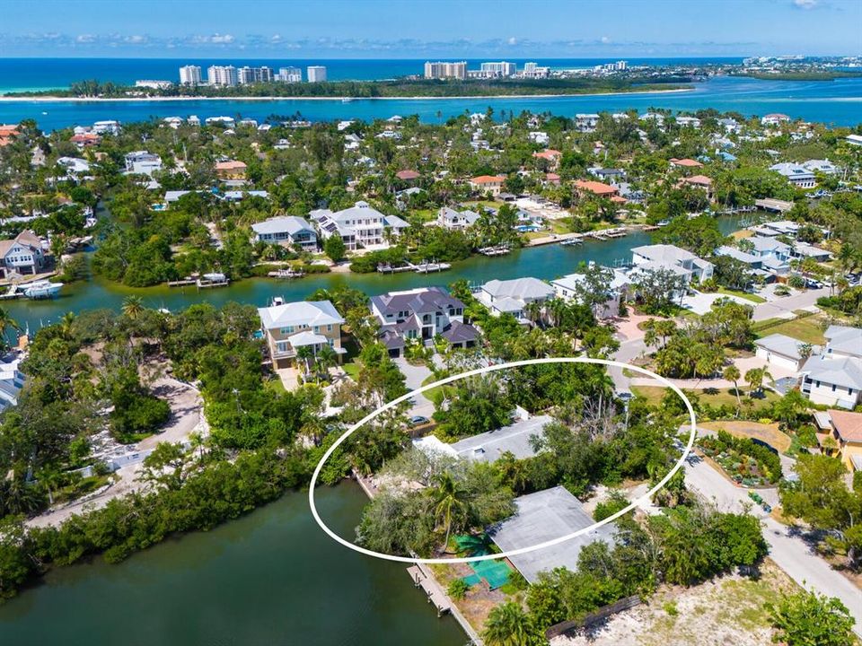 En Venta: $1,395,000 (0.26 acres)