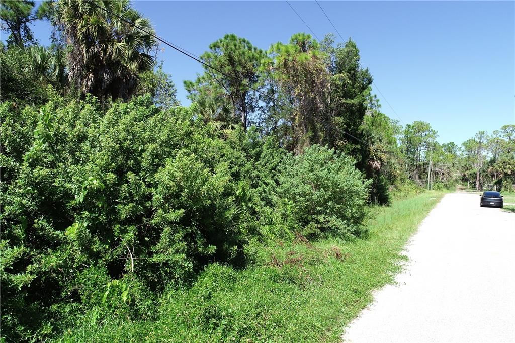 待售: $73,700 (2.10 acres)