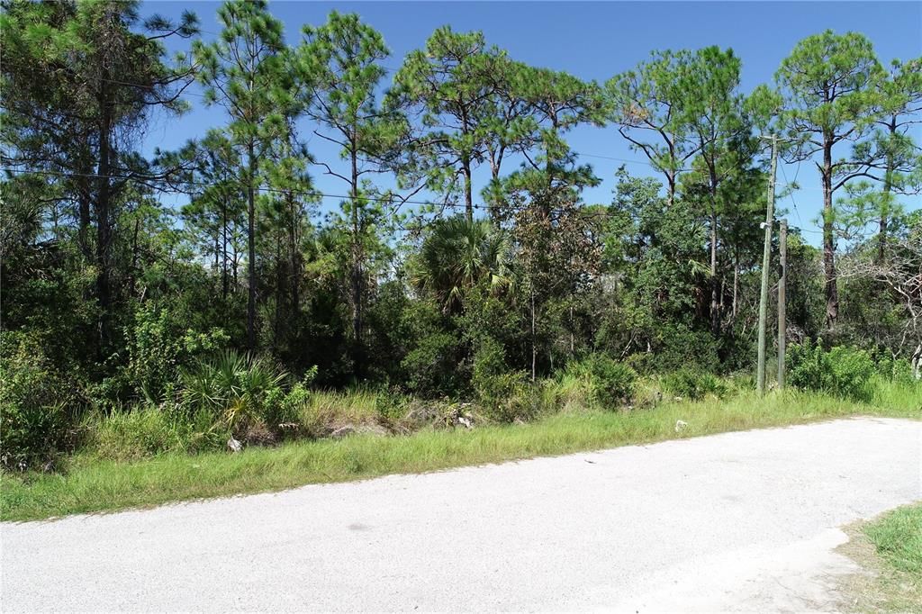 待售: $73,700 (2.10 acres)