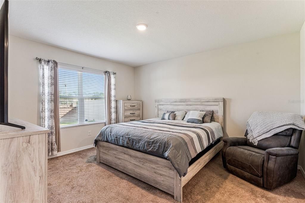 Под контрактом: $374,500 (3 спален, 2 ванн, 1695 Квадратных фут)