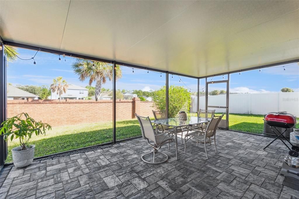 Под контрактом: $374,500 (3 спален, 2 ванн, 1695 Квадратных фут)