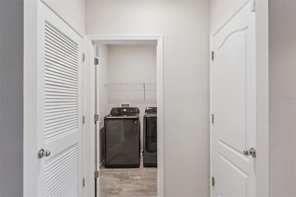 Под контрактом: $374,500 (3 спален, 2 ванн, 1695 Квадратных фут)