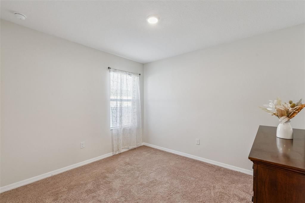 Под контрактом: $374,500 (3 спален, 2 ванн, 1695 Квадратных фут)