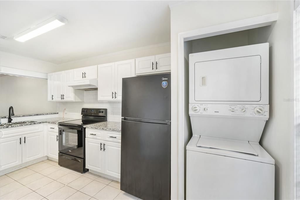 For Rent: $1,745 (2 beds, 1 baths, 1121 Square Feet)