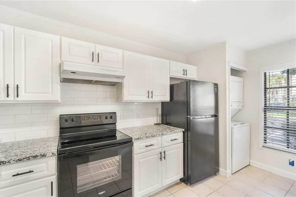 For Rent: $1,745 (2 beds, 1 baths, 1121 Square Feet)