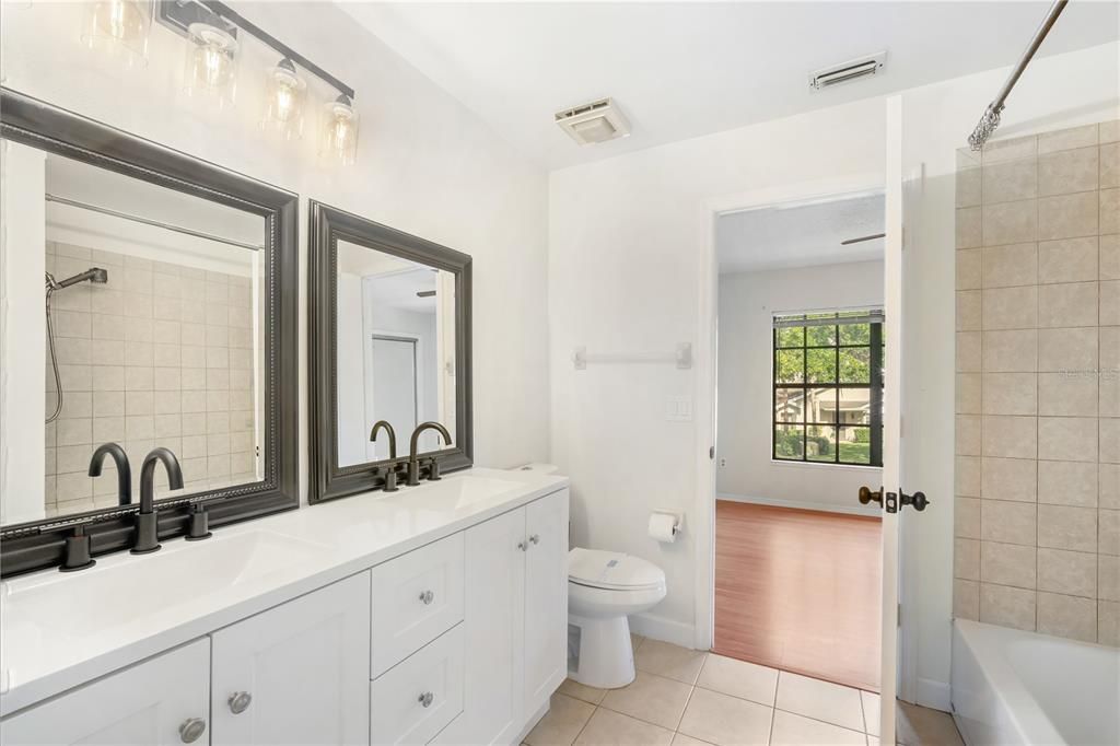 For Rent: $1,745 (2 beds, 1 baths, 1121 Square Feet)