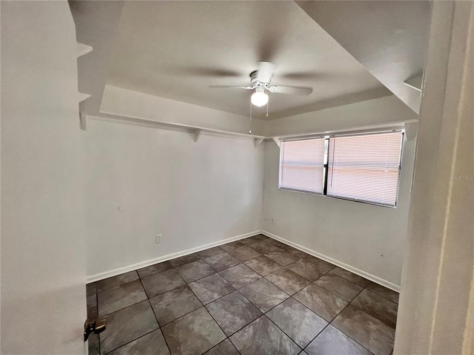 Active With Contract: $1,450 (2 beds, 1 baths, 750 Square Feet)