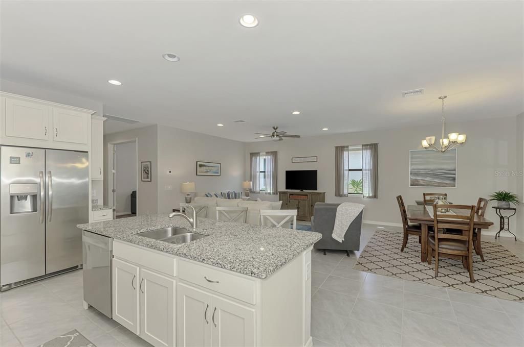 Active With Contract: $389,000 (2 beds, 2 baths, 1824 Square Feet)