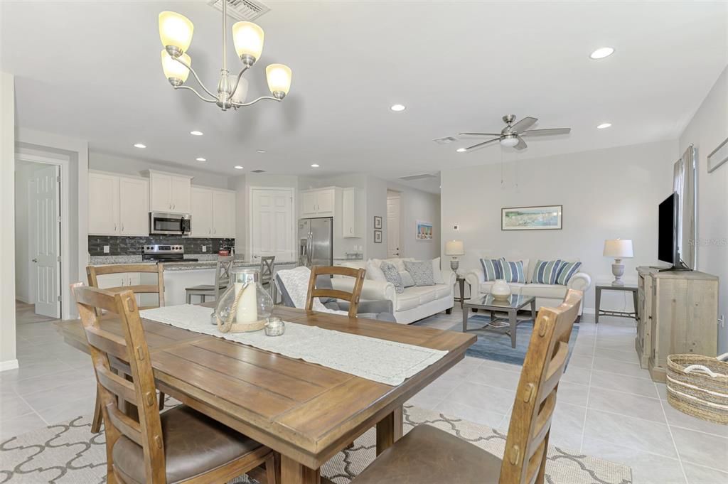 Active With Contract: $389,000 (2 beds, 2 baths, 1824 Square Feet)