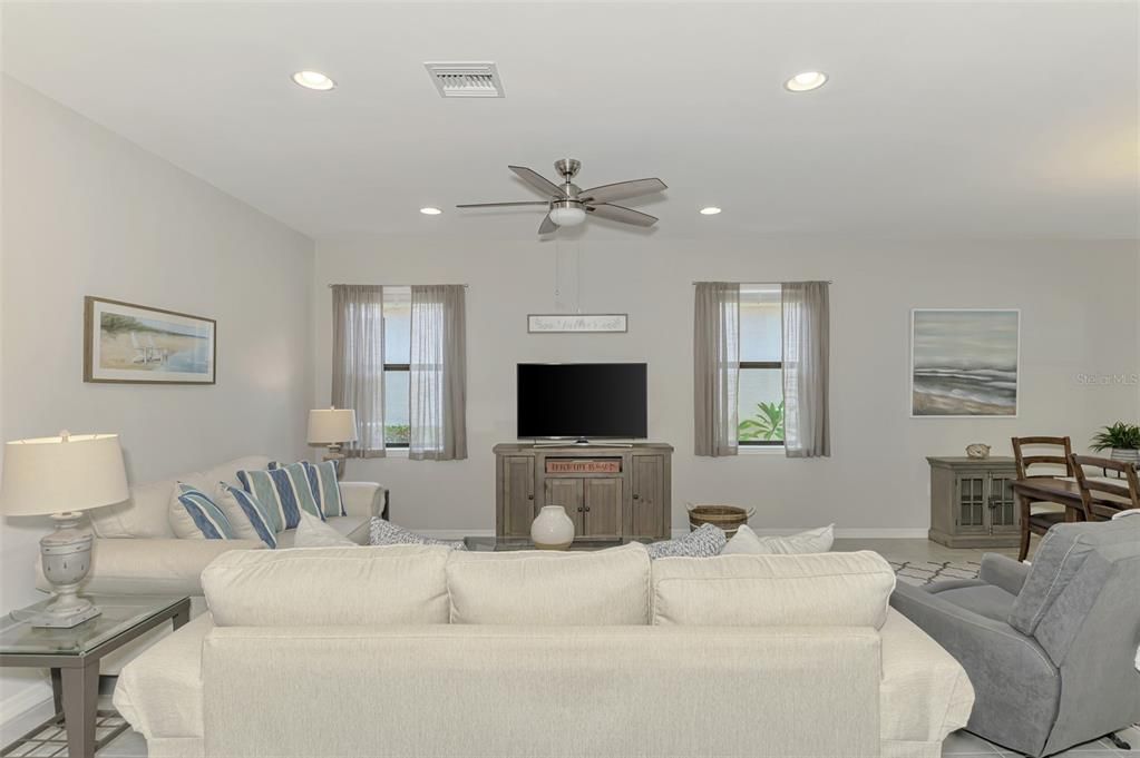 Active With Contract: $389,000 (2 beds, 2 baths, 1824 Square Feet)