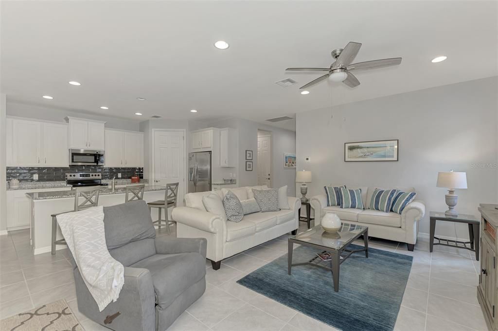 Active With Contract: $389,000 (2 beds, 2 baths, 1824 Square Feet)