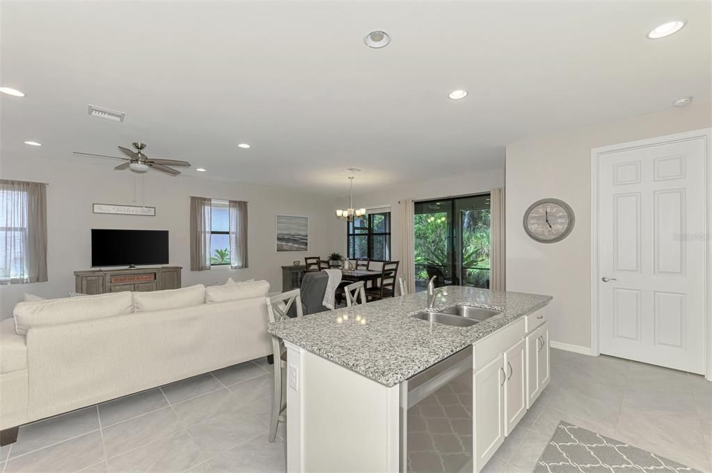 Active With Contract: $389,000 (2 beds, 2 baths, 1824 Square Feet)
