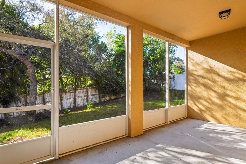 合同活跃: $310,000 (4 贝兹, 3 浴室, 2428 平方英尺)