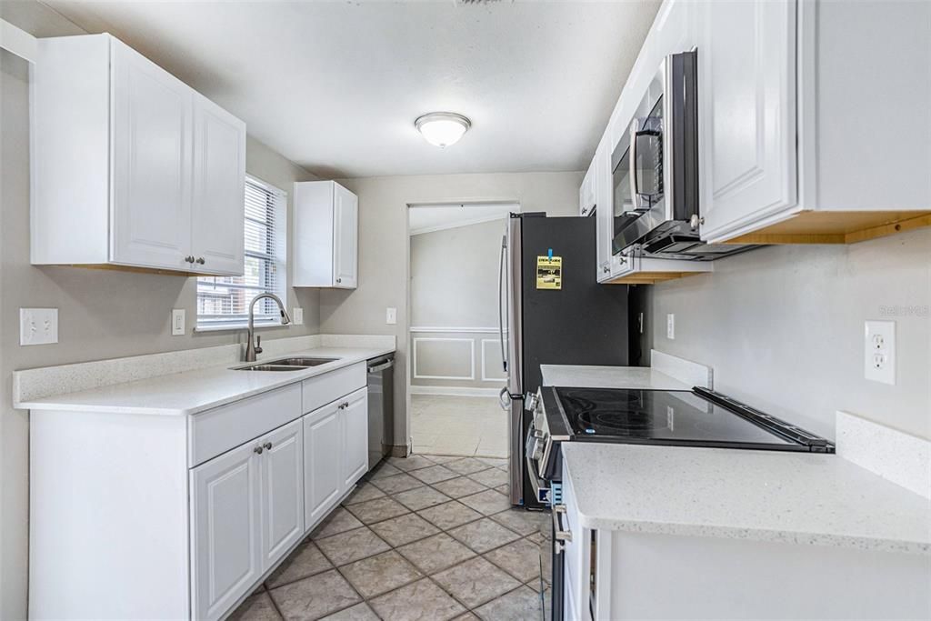 For Rent: $2,495 (3 beds, 2 baths, 1158 Square Feet)