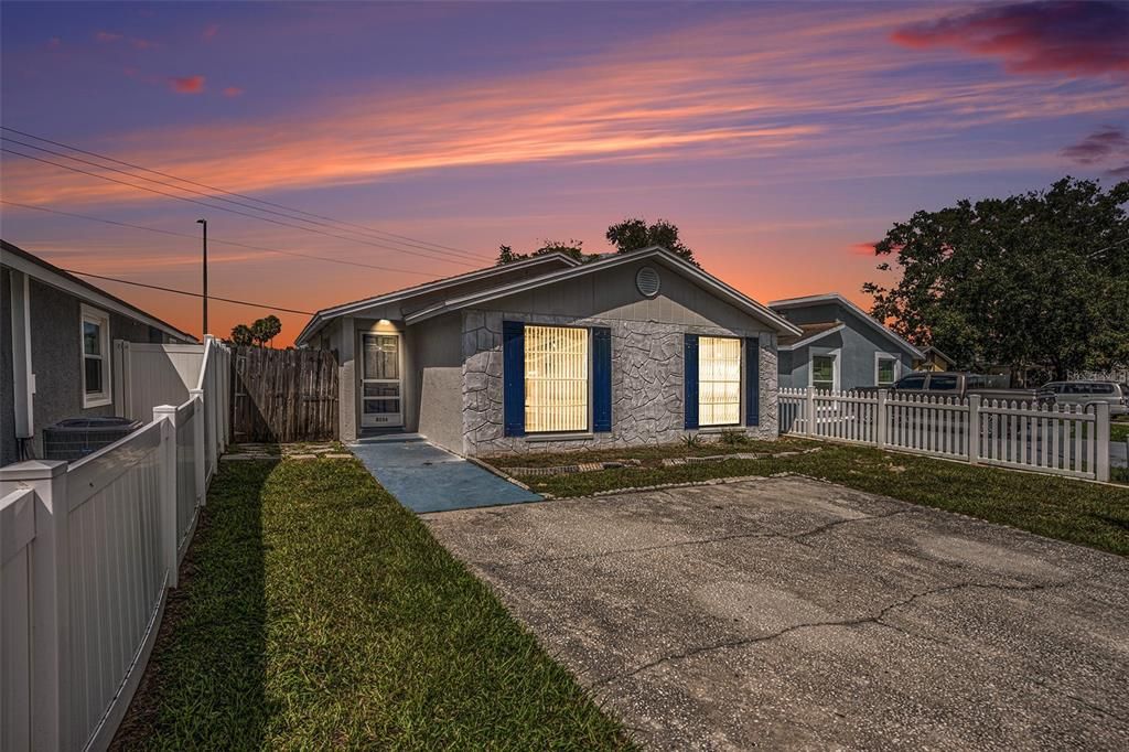 For Rent: $2,495 (3 beds, 2 baths, 1158 Square Feet)