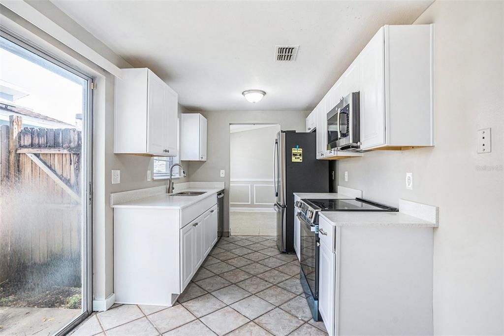 For Rent: $2,495 (3 beds, 2 baths, 1158 Square Feet)