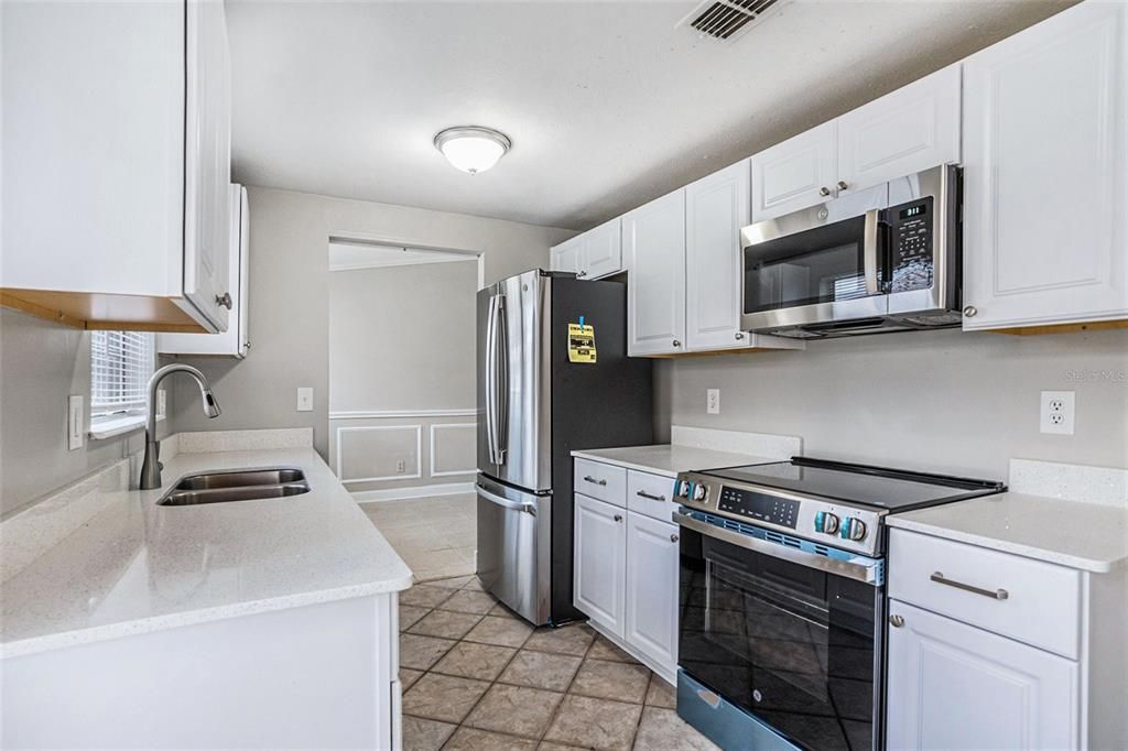 For Rent: $2,495 (3 beds, 2 baths, 1158 Square Feet)