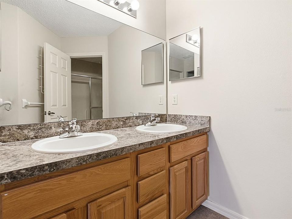 Active With Contract: $209,247 (2 beds, 2 baths, 1423 Square Feet)